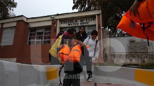 Cuatro escuelas de la provincia están con problemas por la crecida