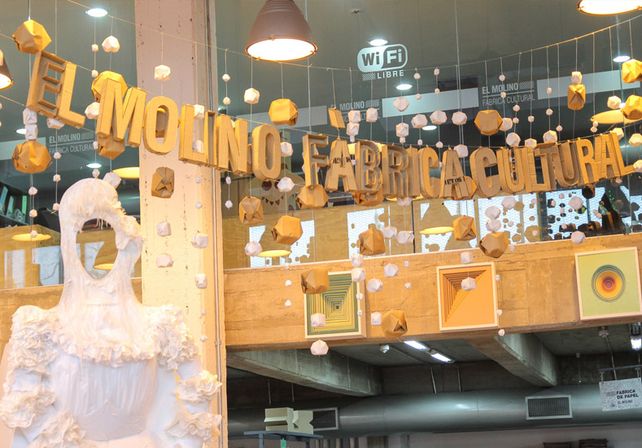 Trasnoche de libros, historias e imágenes en El Molino Fábrica Cultural