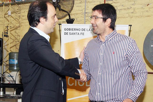 El Área Industrial Los Polígonos suma a una fábrica de muebles
