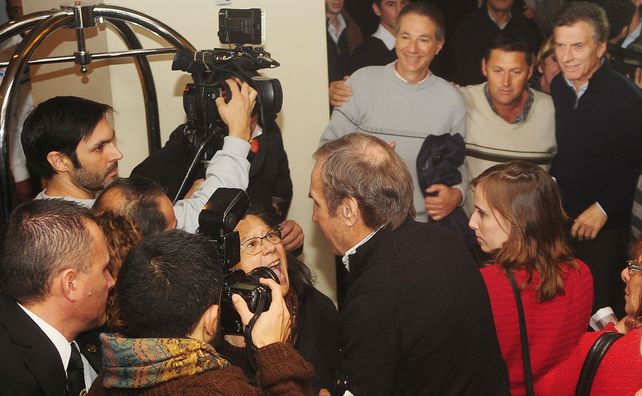 El senador Carlos Reutemann fue blanco de duras críticas de parte de María Claudia Albornoz en Santa Fe.