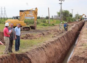 Nación acordó con Santa Fe financiar obras de cloacas, agua y vivienda y nada ocurrió