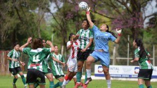Las chicas de Unión sufrieron una dura derrota ante Camioneros en La Tatenguita