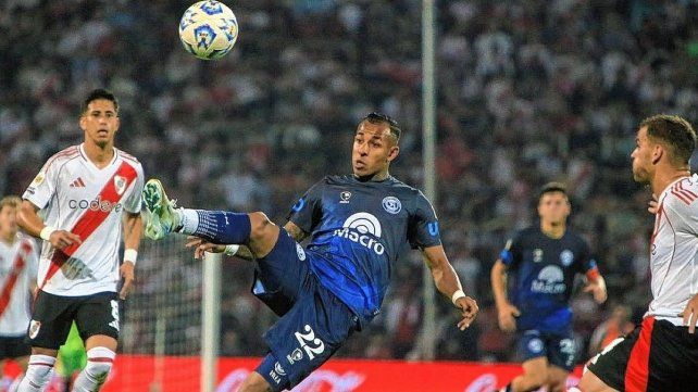 River e Independiente Rivadavia juegan este viernes buscando la final de la Copa Argentina. River e Independiente Rivadavia juegan este viernes buscando la final de la Copa Argentina.