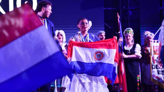 La nueva embajadora Erika Belén Aguayo de la Casa Paraguaya.
