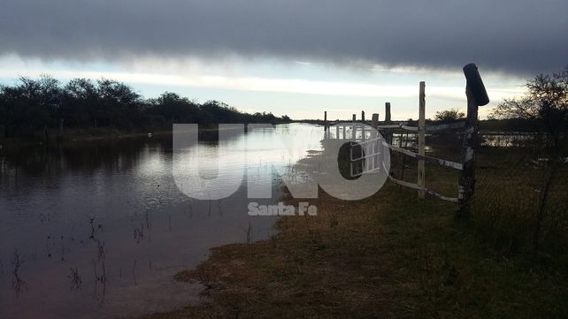 VIDEO: vecinos de Rincón Norte y Arroyo Leyes ven con angustia cómo el río avanza