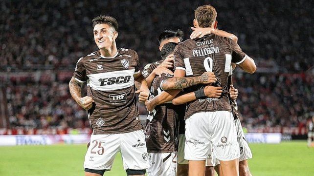 Platense amargó a Estudiantes en La Plata.