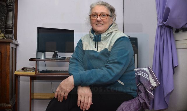 Patético. Ver a un docente con un machete para dar clase me parece horroroso.