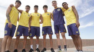 Gutiérrez, Ocampo, Jiménez, Burgos, Cuevas y Peralta posaron para La Capital en la Rambla.&nbsp;