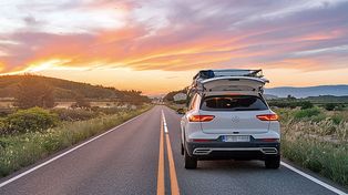 Las rutas y autopistas de la Argentina mantienen normas de tránsito esenciales para la seguridad vial.