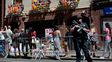 Homenaje. El Stonewall Inn, el bar de Nueva York donde surgió el movimiento por los derechos de los gays de EEUU.