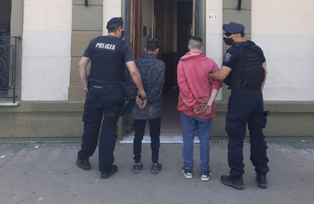 Apresaron a dos menores que habían robado un auto