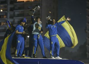Rosario Central armó su fiesta en el Monumento a la Bandera tras ganarle a Estudiantes