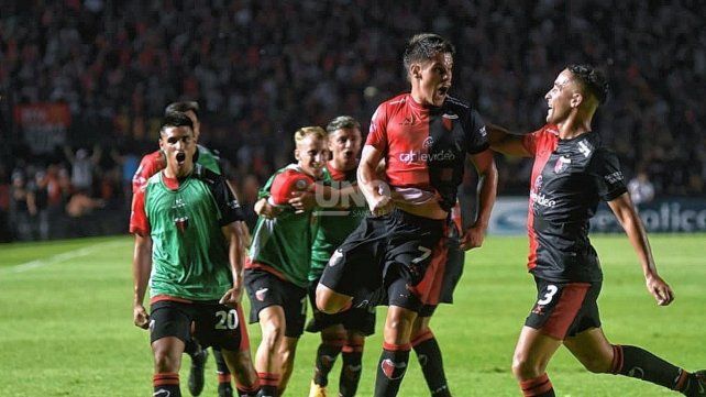 Colón sacó pecho y logró un triunfazo ante Almirante Brown Colón sacó pecho y logró un triunfazo ante Almirante Brown