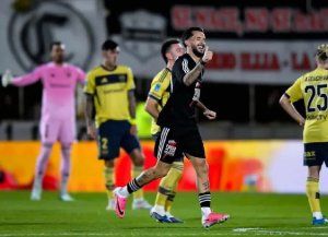 En su cancha, Riestra golea a Boca por 3 a 0 en el primer tiempo