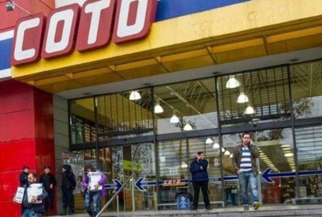 Coto negó haber subido precios de productos incluidos en el programa Compre sin IVA
