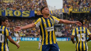 El goleador canalla venía enemistado con el gol, pero ante Boca pudo hacer de las suyas. Marcó el 2-1 parcial.