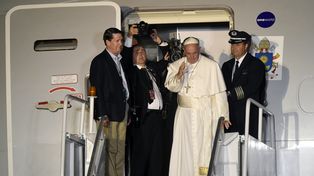 Francisco cerró la gira con una gran misa y una reunión con víctimas de pedofilia