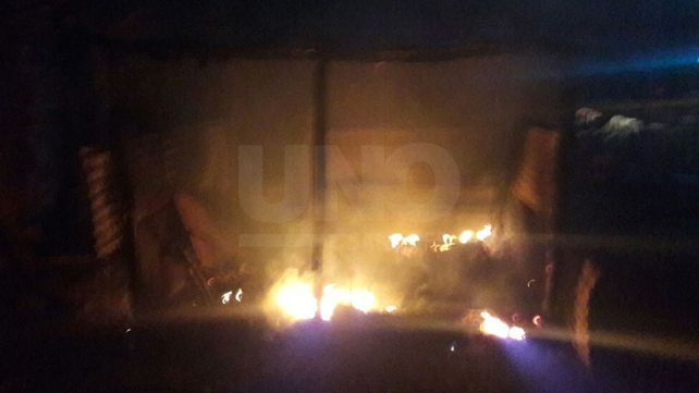 Un adolescente está grave luego de que se incendiara su precaria vivienda