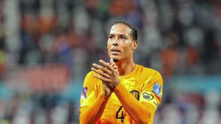 Virgil Van Dijk, enfocado en frenar a Messi y Julián Álvarez.