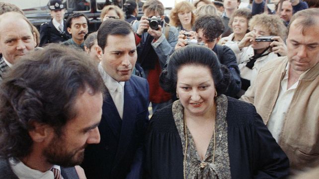 Montserrat Caballé junto a Freddie Mercury en 1988 cuando grabaron Barcelona.&nbsp;