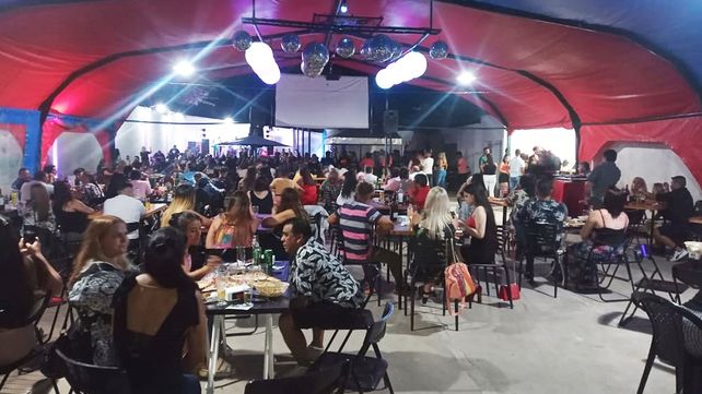 Paraná: clausuraron evento con más de 200 personas