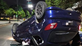 Perdió el control de su auto en Facundo Zuviría y Martín Zapata