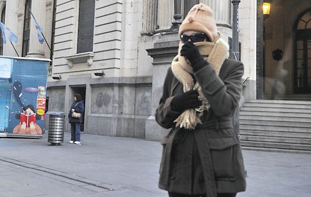 Frío polar. Las bajas temperaturas se acentuaron a horas del invierno.