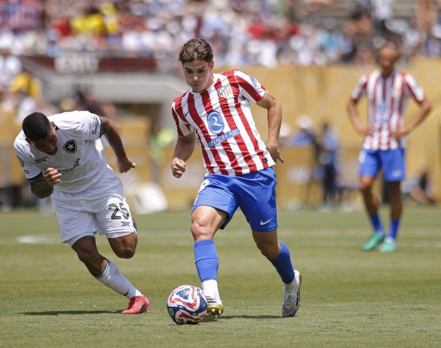 Julián Álvarez fue titular en el Atlético Madrid.
