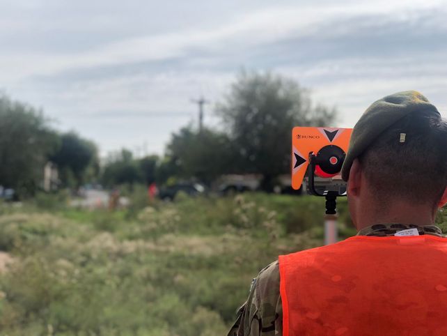 Urbanización. Los ingenieros de la Agrupación 601 del Ejército marcaron la traza y las cotas para abrir calles..