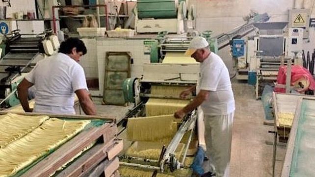 El ejemplo de 32 trabajadores que lograron unir sus esfuerzos para seguir amasando sueños