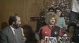 Carlos Valderrama con la camiseta de Newells en la conferencia de prensa junto al presidente de ese momento, Eduardo López. Carlos Valderrama con la camiseta de Newells en la conferencia de prensa junto al presidente de ese momento, Eduardo López.