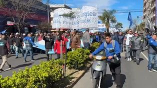 Trabajadores de Ternium marcharon en San Nicolás contra los despidos