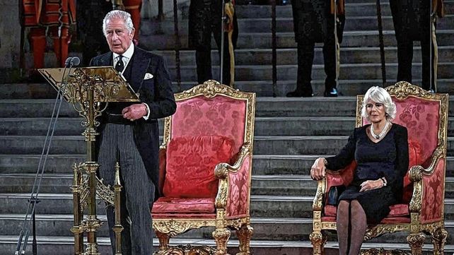 El rey Carlos III se dirigió al Parlamento por primera vez