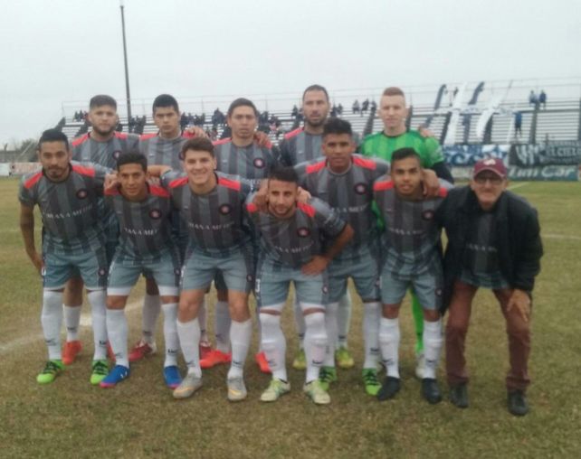 Cosmos sumó un valioso punto en Concepción del Uruguay