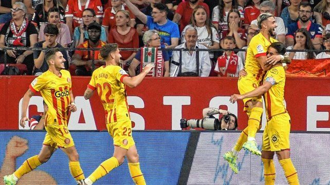 Girona superó como visitante 2-0 a Sevilla