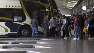 Detienen a un hombre por manosear a una pasajera durante un viaje en colectivo