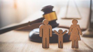 La abogada Silvana Zufiaurre recomienda planificar vacaciones, regímenes de comunicación y viajes de menores con anticipación, antes de la feria judicial
