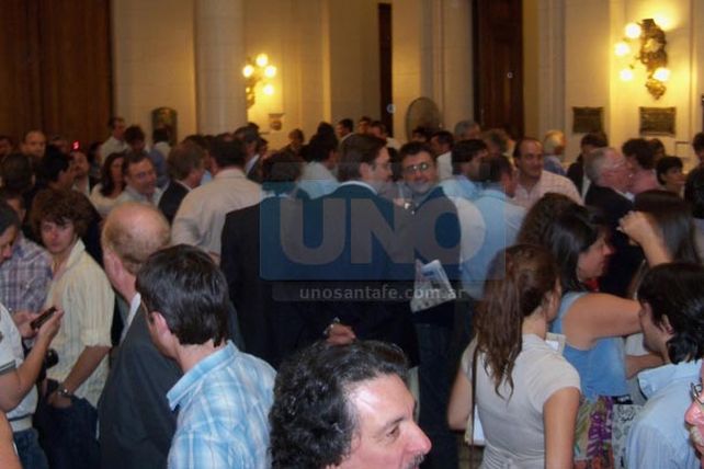 Continúa la indefinición: luego de un cuarto intermedio, se definirá el presidente en Diputados