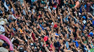 Los aficionados el Royal Challengers Bengaluru, antes de la tragedia.