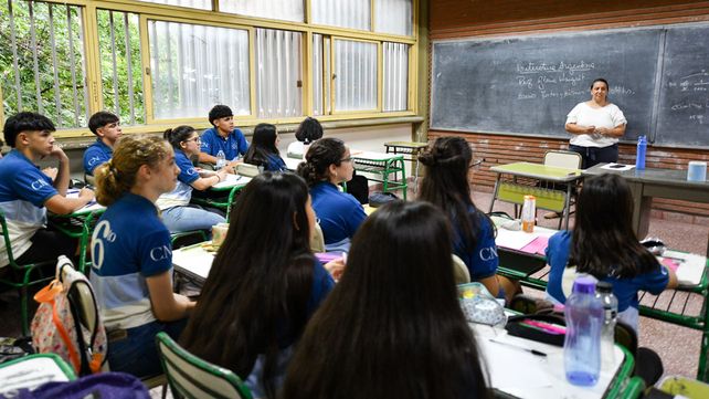 El programa Acompañar es una iniciativa que alcanzará a más de 410 escuelas secundarias y beneficiará a cerca de 80.000 estudiantes.