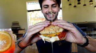 Cambio de hábito. Los sándwiches naturales ya se venden tanto como los clásicos Carlitos.