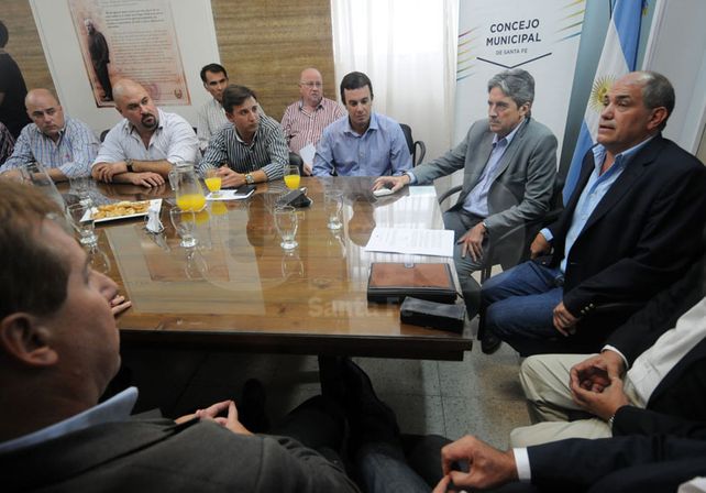 Encuentro. Fue en la sala de reuniones y participaron funcionarios
