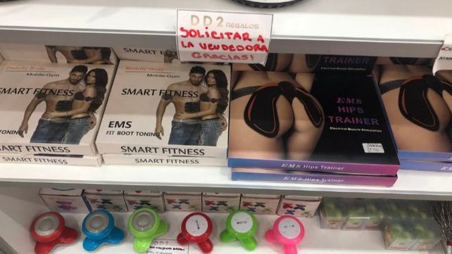 Colas eternas en la peatonal para entrar a una regalería china: las claves del fenómeno