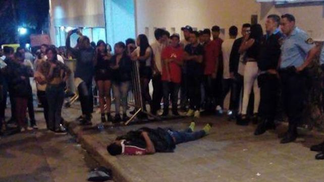 Murió un asistente al baile de La Mona en el estadio Sargento Cabral.&nbsp;