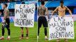 La bandera que mostraron los jugadores: Las Malvinas son argentinas