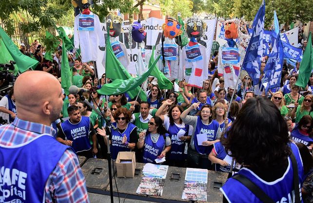 Amsafé volvió a reclamar paritarias y definió dos paros de 48 horas