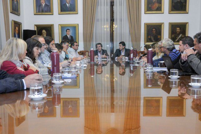 El Gobierno entregó por escrito la oferta salarial conocida ayer, sin cambios
