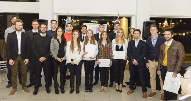 Mejores promedios en Ingeniería y Licenciaturas de las Regionales Santa Fe