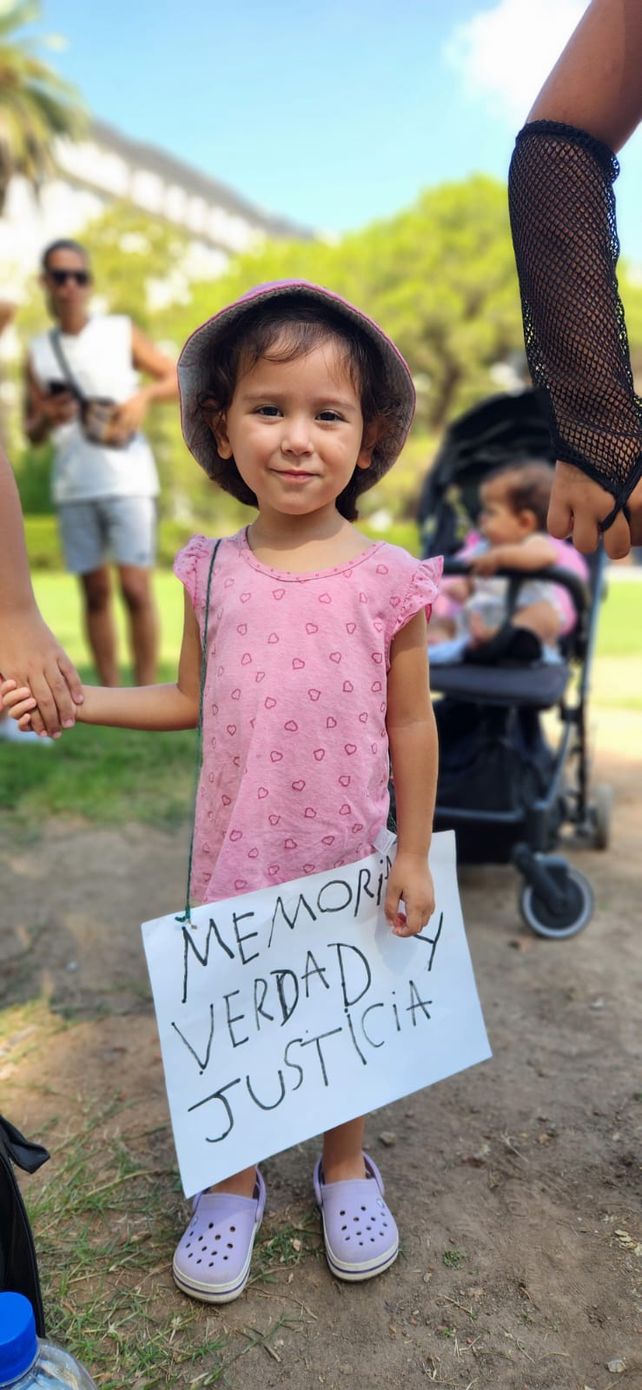 Multitudinaria marcha en Rosario a 48 años del golpe cívico militar