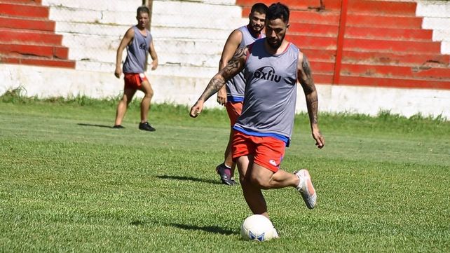 Nahuel Benítez acompaña el objetivo final del Lobo  